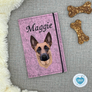 Designbeispiel der Impfpasshülle in rosenholz meliert für den Malinois