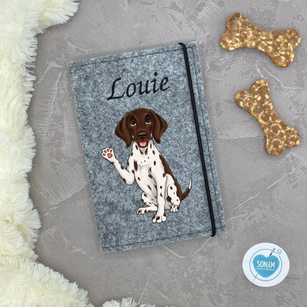 Deutsch Kurzhaar braun weiß personalisierte Impfpasshülle Hund in grau meliert