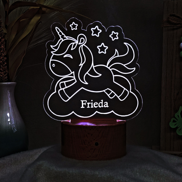 Nachtlicht Einhorn auf Wolke beleuchtet